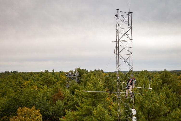 Image showing a tower used for measuring carbon sequestration in New Hampshire’s North Country.